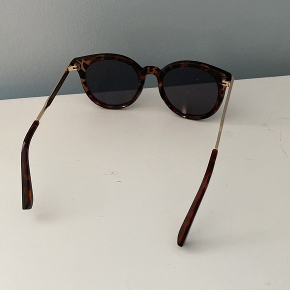 Sunglasses - Picture 5 of 5